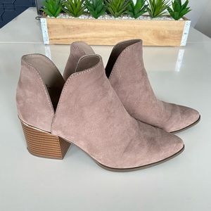 Expression Cutout Ankle Bootie - Size 7